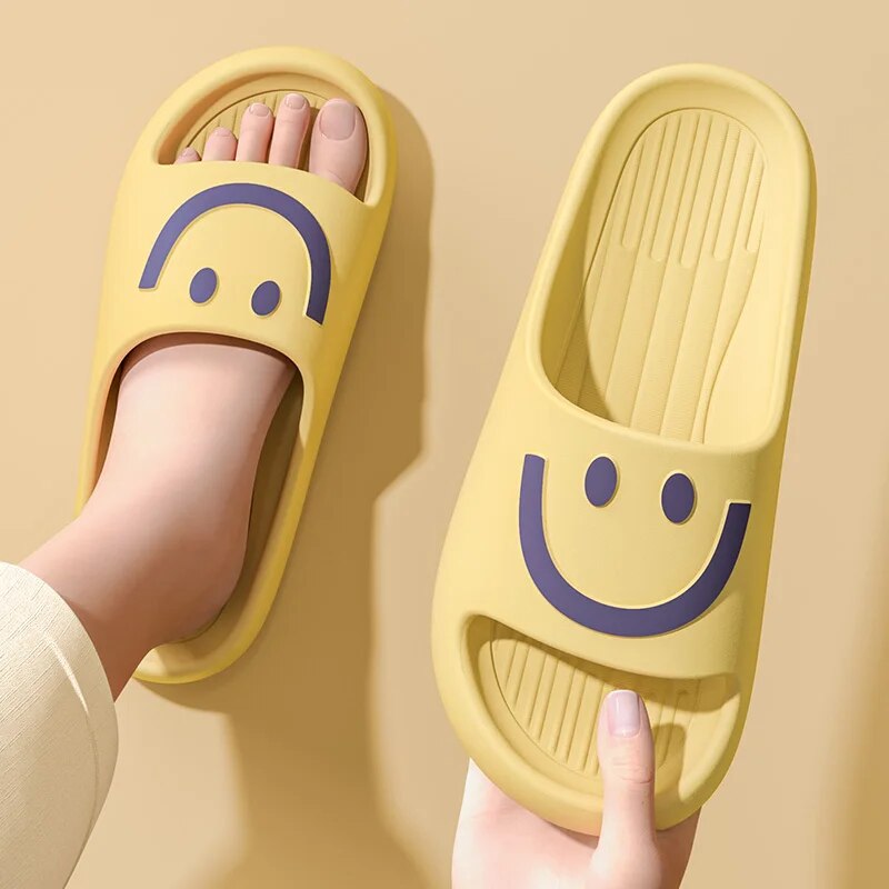 スマイリーフェイス クラウドスリッパ 男女兼用 厚底 プラッ - Women'S Shoes For Flat Feet のレビューと価格