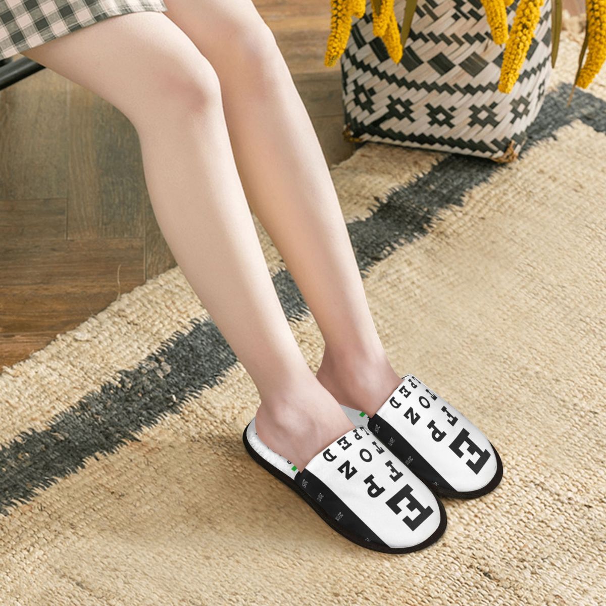 カスタムスネレン視力表柄入りメモリーフォームスリッパ レディ - Shoes Women Chart のレビューと価格